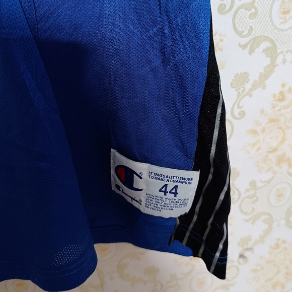 Champion - Picture 3 of 9